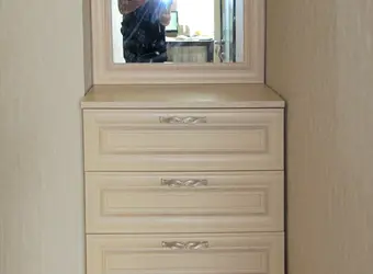 Комод с зеркалом