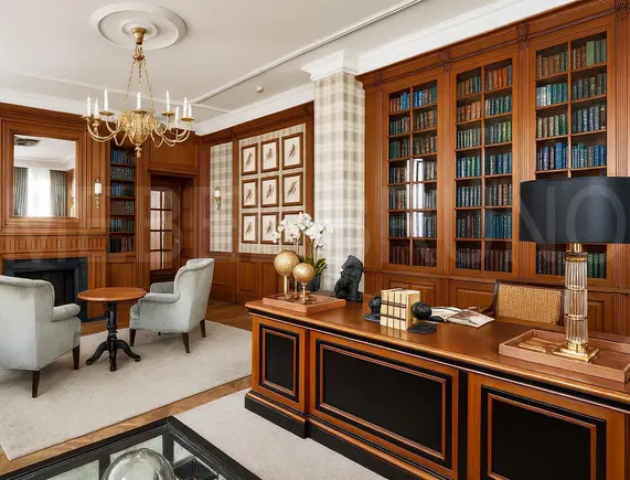 Кабинет Августин