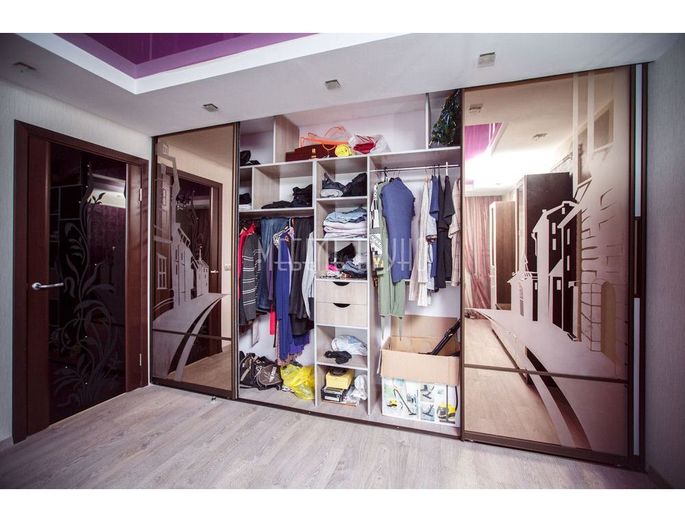 goods-items__image