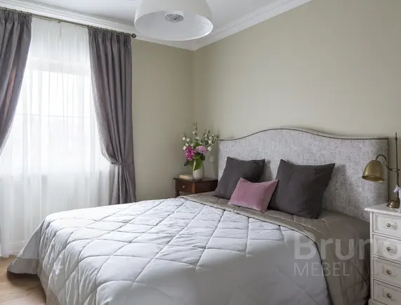 Спальня Теона