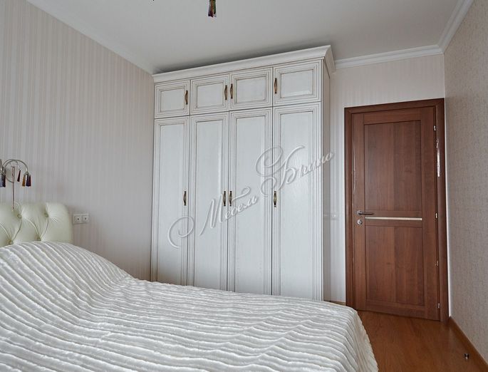 goods-items__image