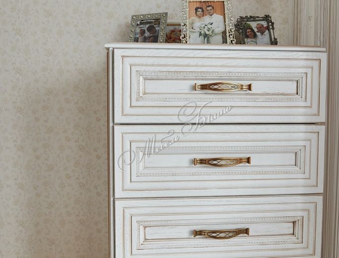 goods-items__image