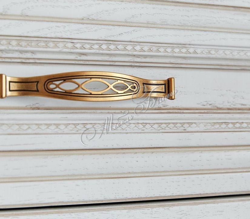 Спальня Кармен в классическом стиле 