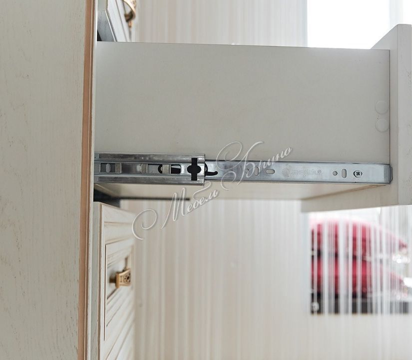 Спальня Кармен в классическом стиле 