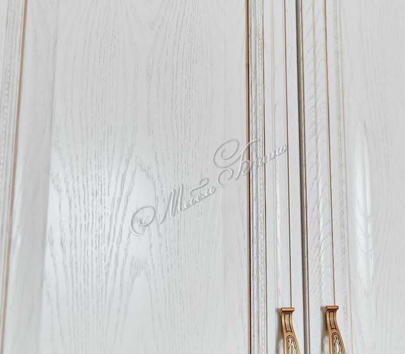 Спальня Кармен в классическом стиле 