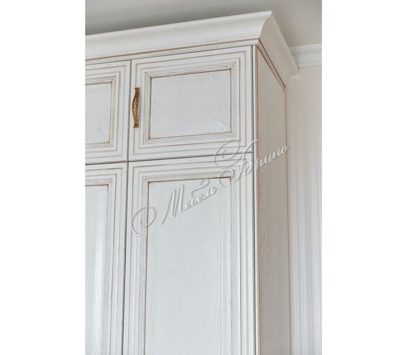 Спальня Кармен в классическом стиле 