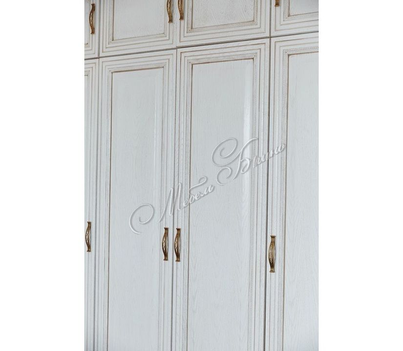 Спальня Кармен в классическом стиле 