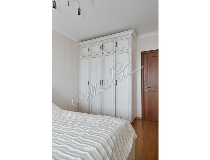 goods-items__image