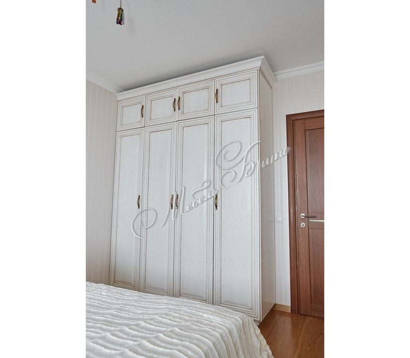 Спальня Кармен в классическом стиле 