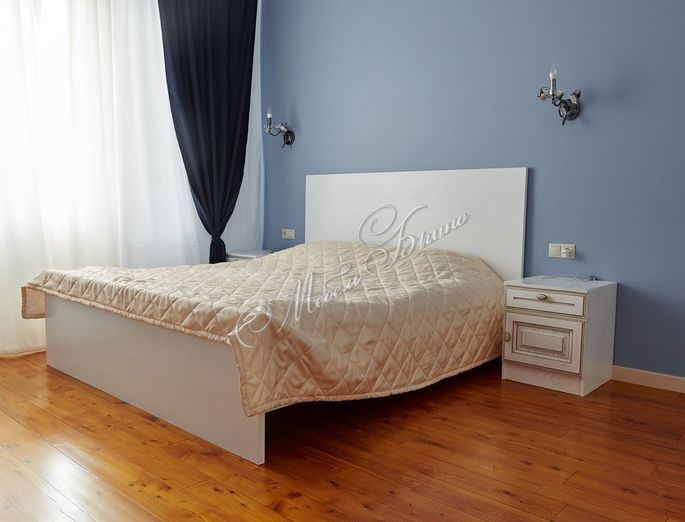 goods-items__image