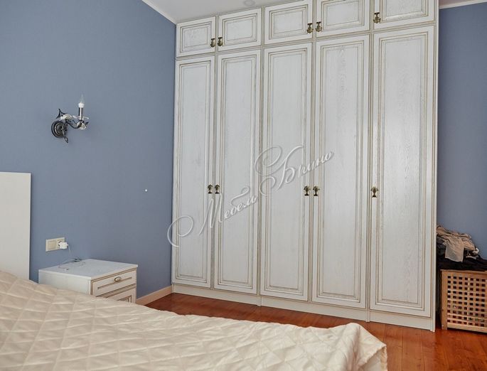 goods-items__image