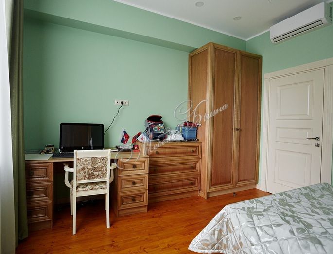 goods-items__image