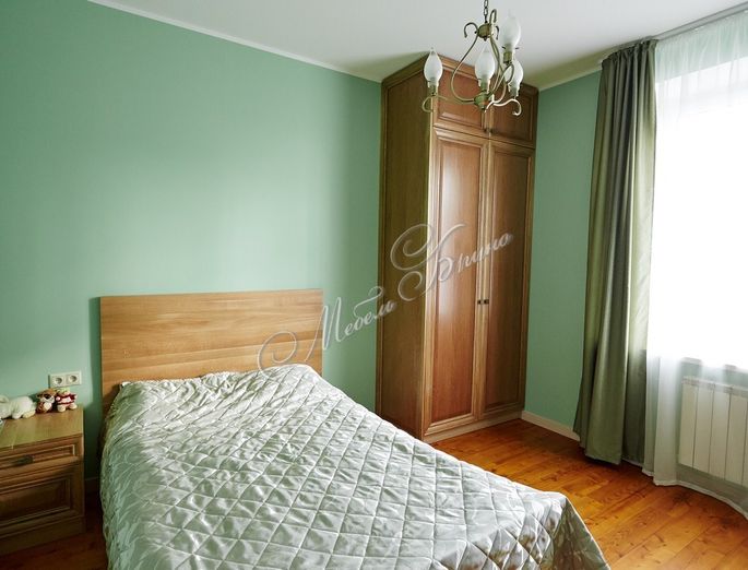 goods-items__image