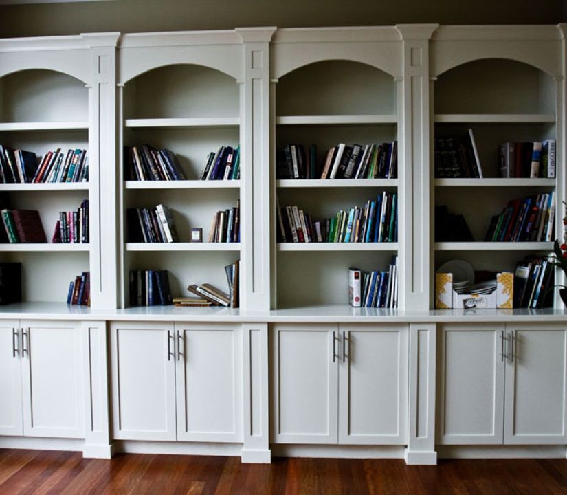 Стеллаж Росси в классическом стиле