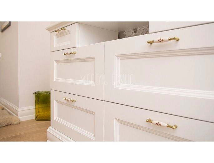 goods-items__image
