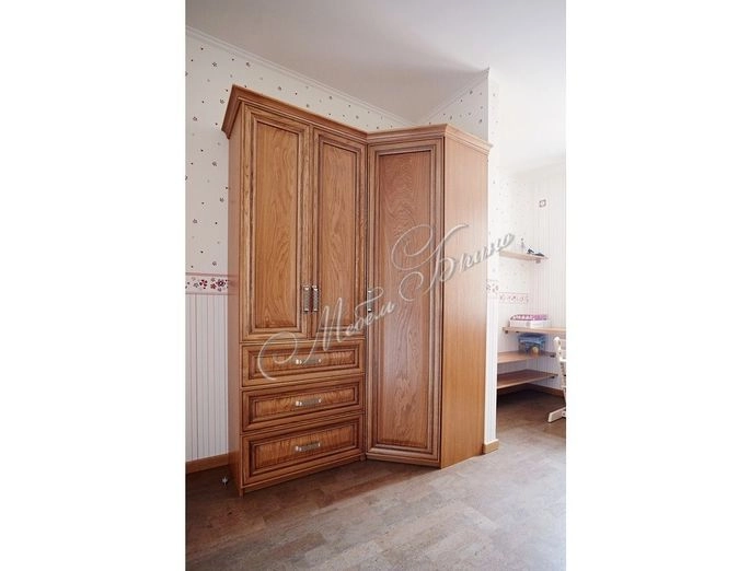 goods-items__image
