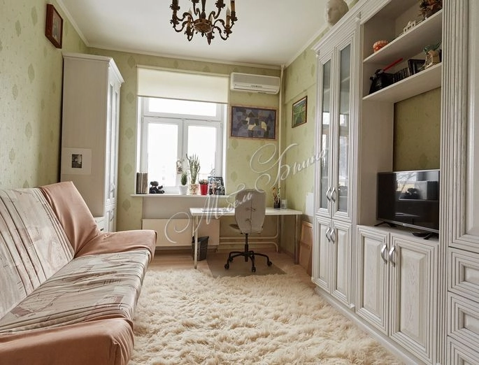 goods-items__image