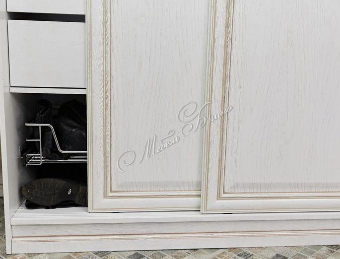 goods-items__image