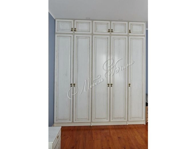 goods-items__image